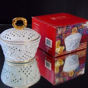 Godinger Gold Trimmed Round Butter Dish